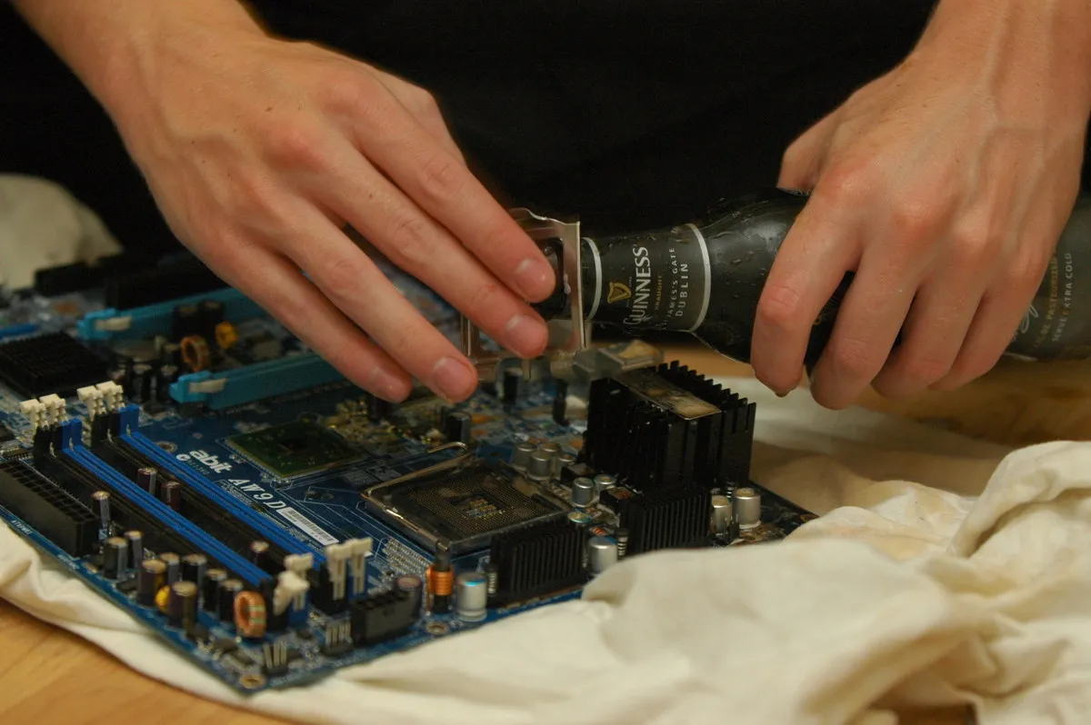 Intel&#39;s PCIe Cooling Driver Ready For Linux 6.13 To Reduce Bandwidth When Running Hot