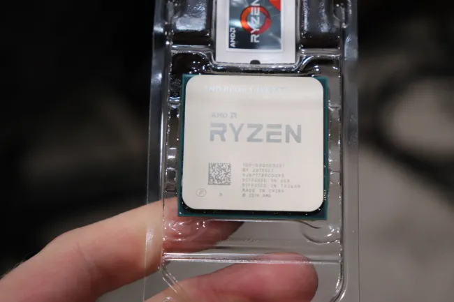 AMD Ryzen 5 3600XT Ryzen 7 3800XT Ryzen 9 3900XT Linux