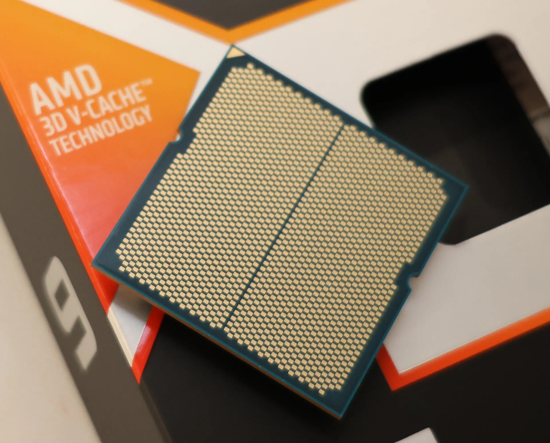 AMD Ryzen 9 9950X3D with 3D V-Cache