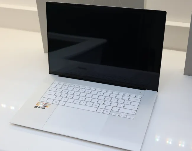 ASUS Zenbook S 16