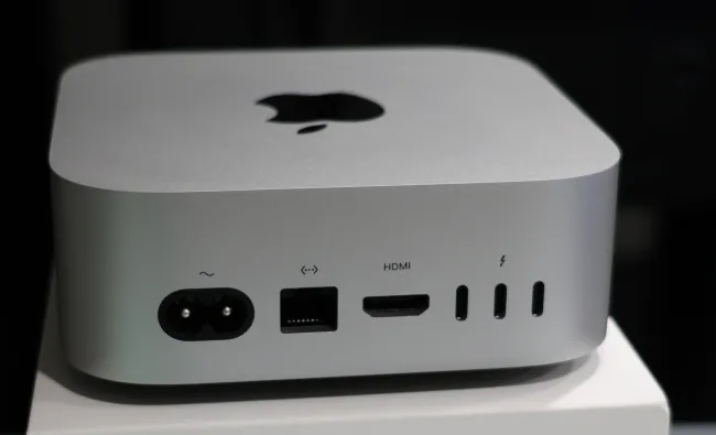 Apple M4 Mac Mini arrière