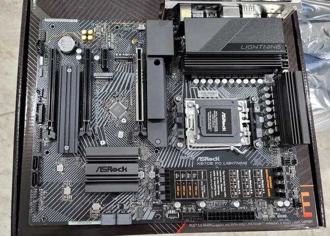 ASRock X670E PG Lightning Review