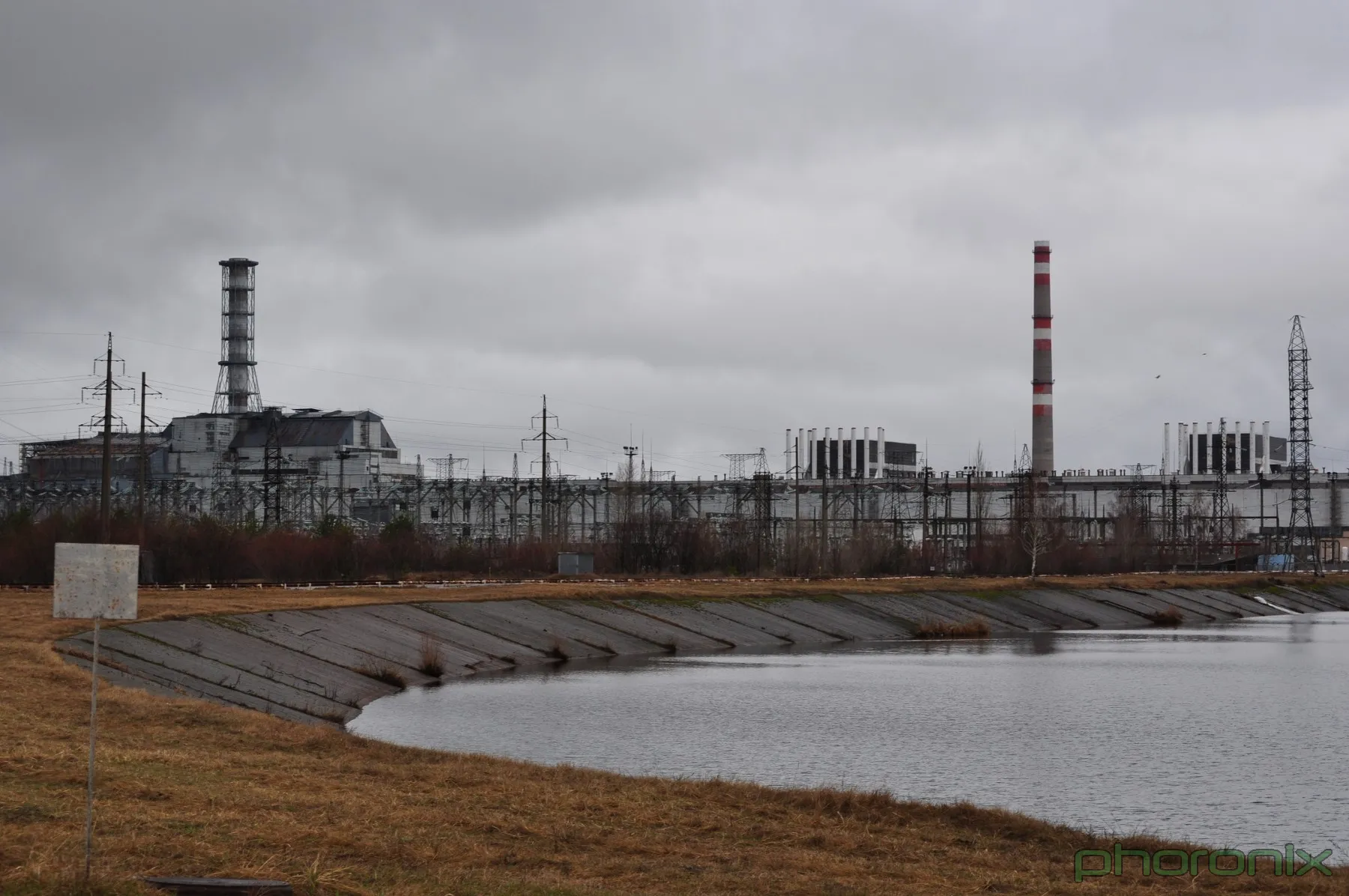 [Phoronix] Touring Chernobyl In 2010: A View of Reactors #3, #4