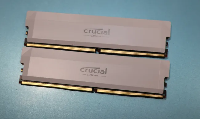 Crucial Pro DDR5-6000 DIMMs front