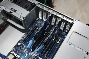 Intel Revs Linux Driver Patches To Fend Off PCIe Thermal Issues Via Bandwidth Reduction