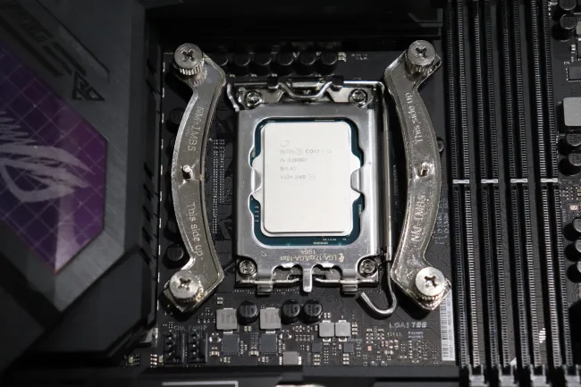 Intel Core i5 12600K / Core i9 12900K Alder Lake Linux Performance -  Phoronix