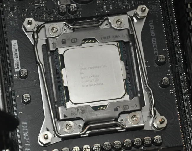 Intel Core i9 7980XE Linux Benchmarks: 18 Core / 36 Threads For