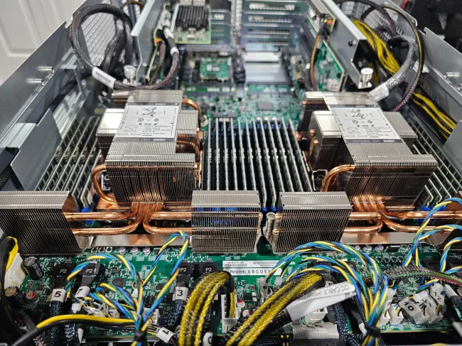 Intel Xeon 6980P processors with heatsink