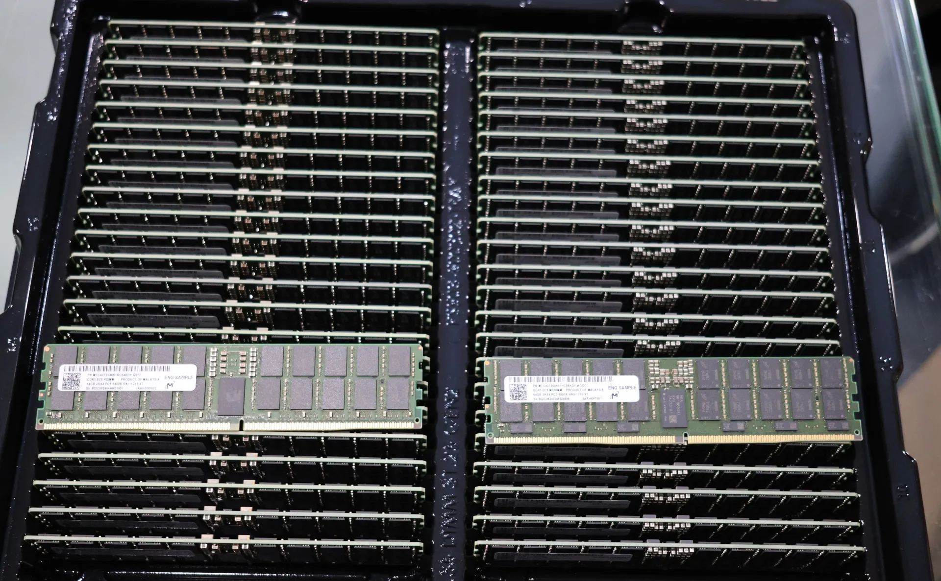 MRDIMM 8800MT/s vs. DDR5-6400 Memory Performance With Intel Xeon 6