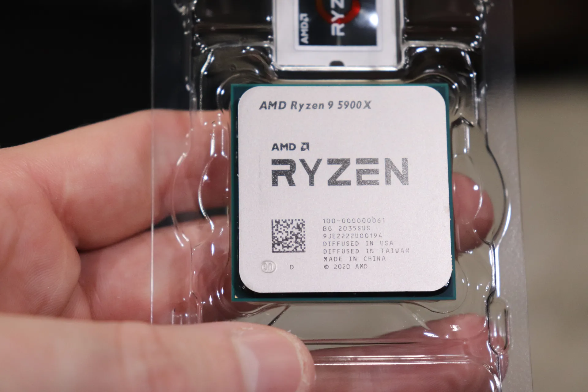 Ryzen 5900x. Ryzen 9 5900x. Процессор AMD Ryzen 9 5950x. AMD Ryzen 9 5950x c подсветкой. Intel Core i9.