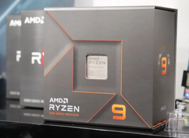 AMD Ryzen 7 7840HS Linux Performance With The TUXEDO Pulse 14 Gen 3 Review  - Phoronix