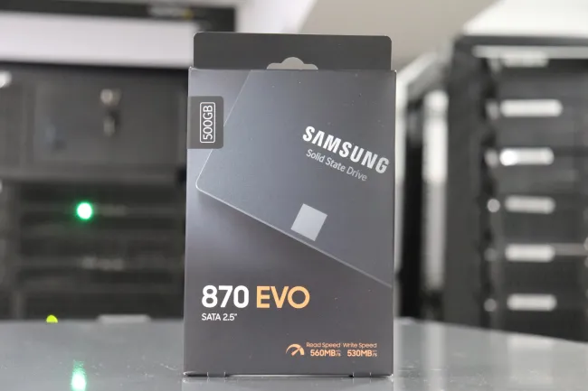 Firmware SVT02B6Q pour le SSD Samsung 870 EVO