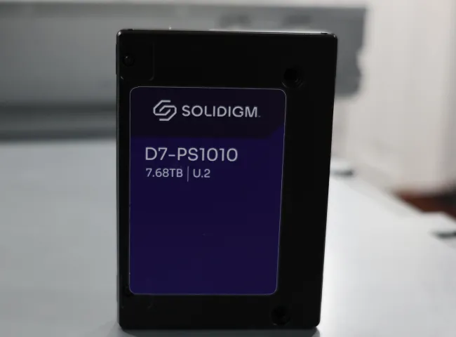 Solidigm D7-PS1010 U.2 SSD 7.68TB