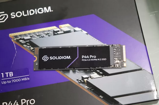 Samsung 980 PRO PCIe 4.0 NVMe SSD Linux Performance Review - Phoronix